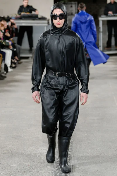 Look 28